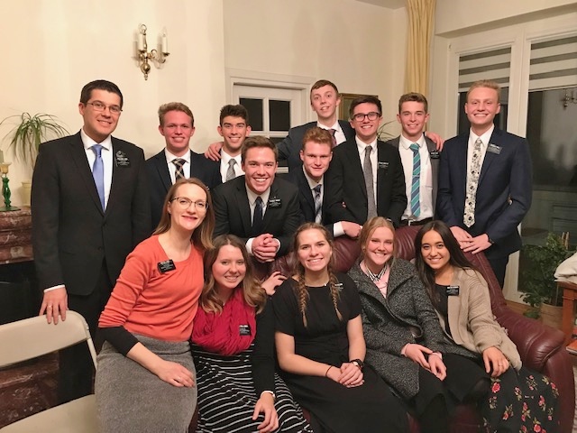 2018_11_20_arriving group